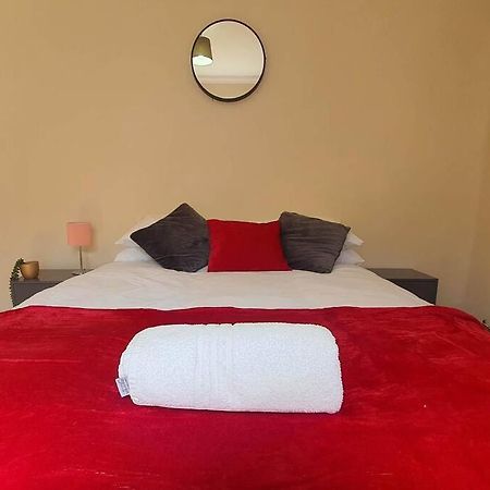 דירות קארדיף Free Netflix, Large House, Great Price מראה חיצוני תמונה