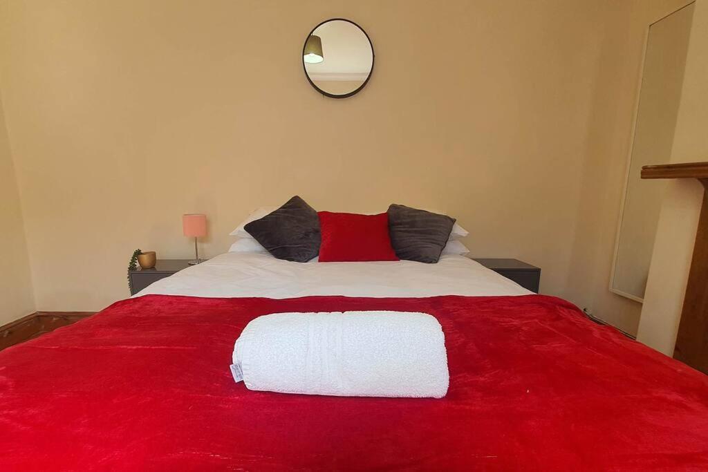 דירות קארדיף Free Netflix, Large House, Great Price מראה חיצוני תמונה